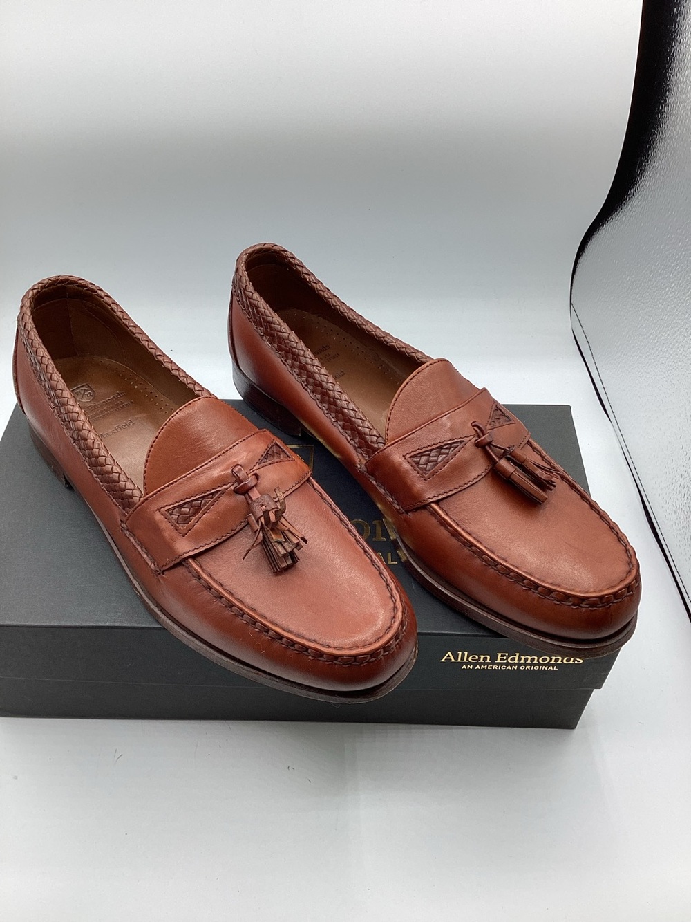 Allen Edmonds Maxfield loafer in Chili color. Men’s size 13 D